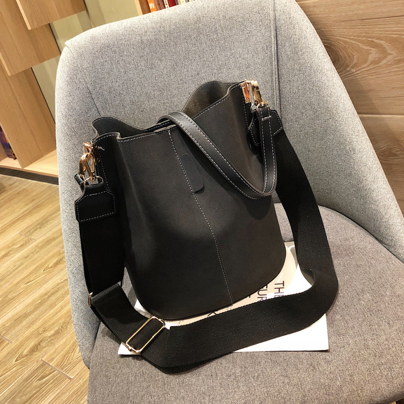 Maja | Shoulder Bucket Bag